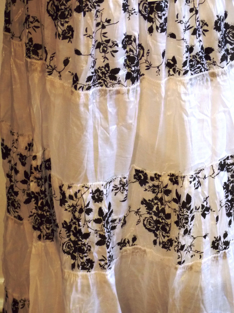Black and White Floral and Flared Crinkle Skirt